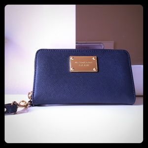 Michael Kors Wristlet wallet, dark blue